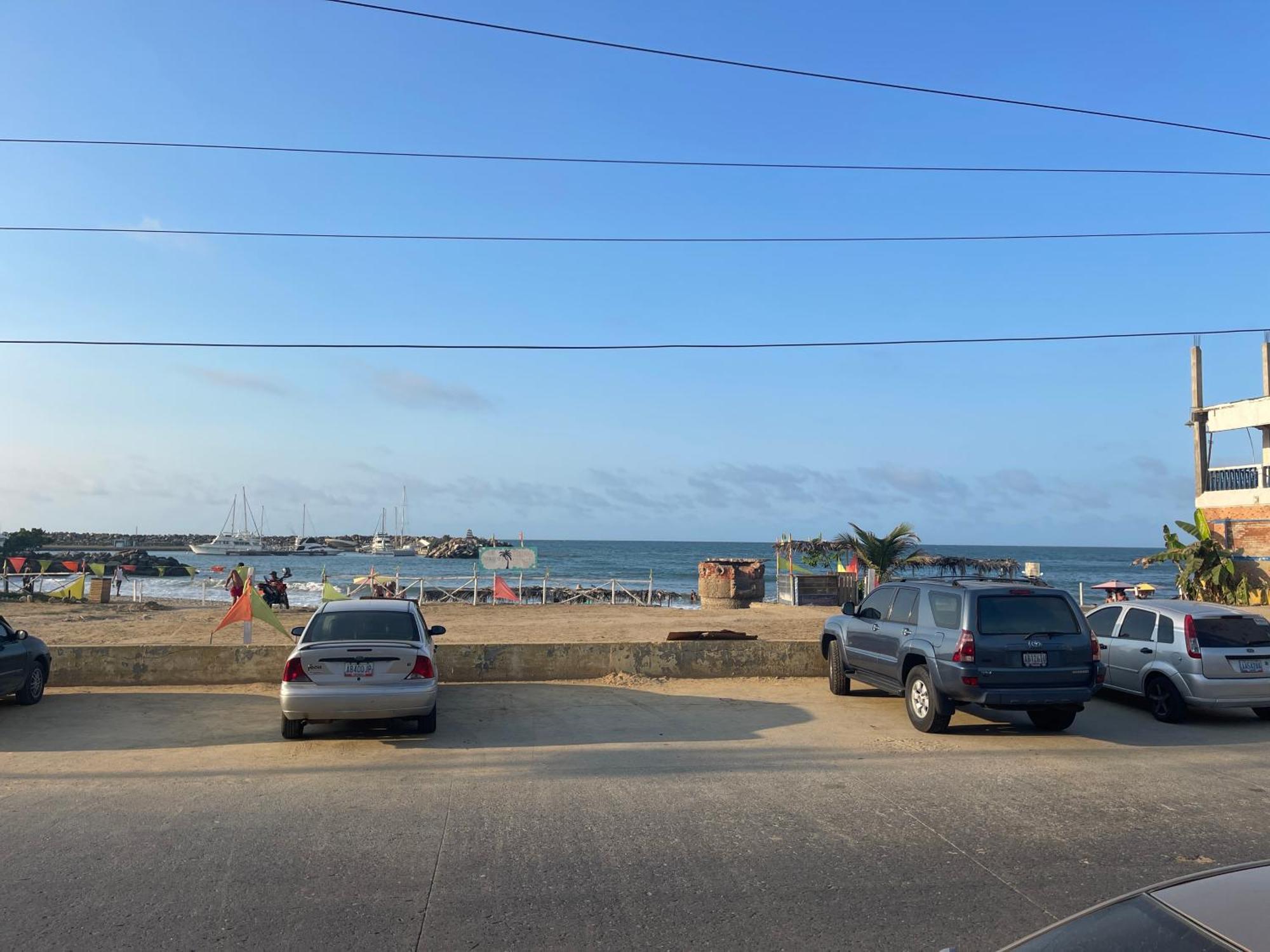 Hotel Brisas Del Mar 2022 Catia La Mar ภายนอก รูปภาพ